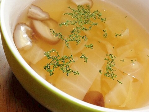 キャベツと椎茸の和風スープ